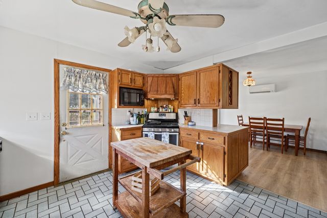 1031 Old Stafford Road, Tiverton, RI 02878