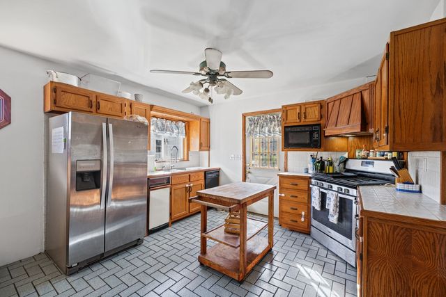 1031 Old Stafford Road, Tiverton, RI 02878