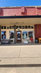 108 W Ennis Avenue, Ennis, TX 75119