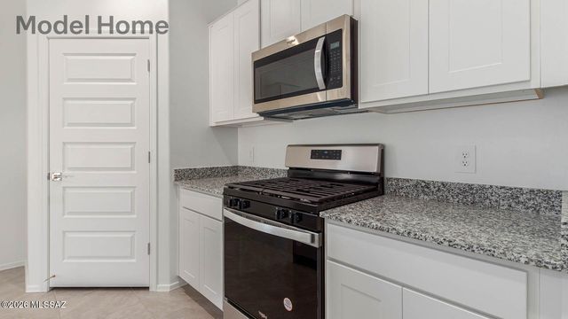 1084 S Chatfield Avenue, Vail, AZ 85641