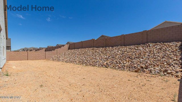 1084 S Chatfield Avenue, Vail, AZ 85641