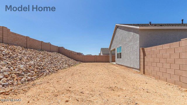 1084 S Chatfield Avenue, Vail, AZ 85641