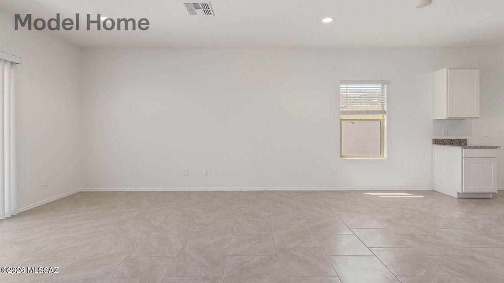 Image 5 of property listing at 1084 S Chatfield Avenue, Vail, AZ 85641