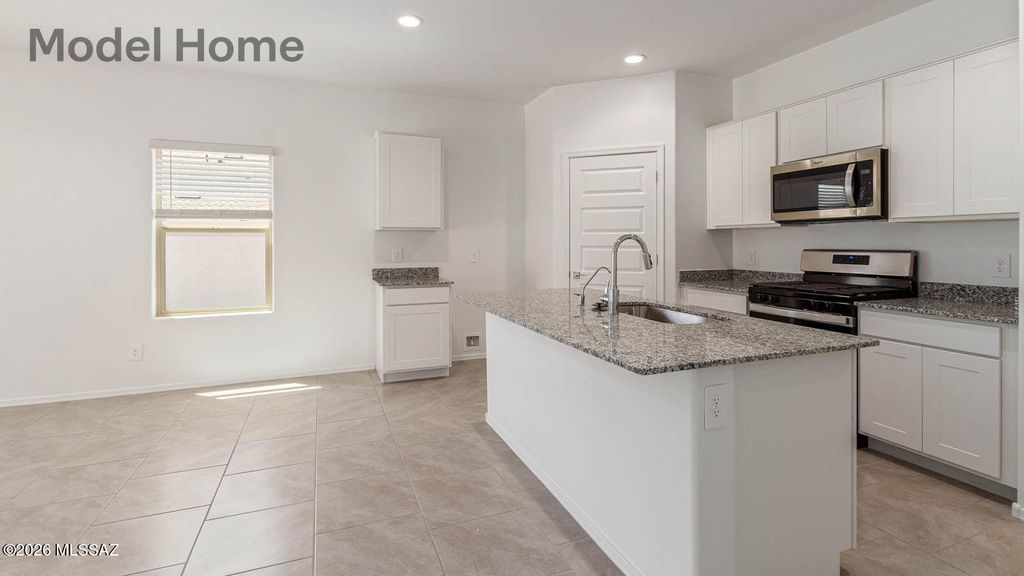 Image 7 of property listing at 1084 S Chatfield Avenue, Vail, AZ 85641