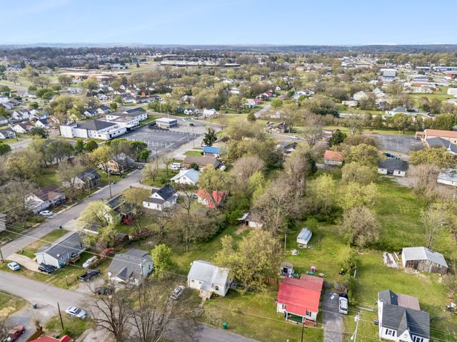 207 W Lester Ave, Lebanon, TN 37087