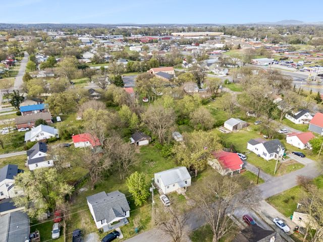 207 W Lester Ave, Lebanon, TN 37087