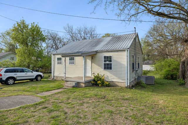 207 W Lester Ave, Lebanon, TN 37087