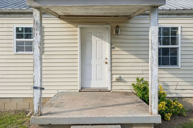 207 W Lester Ave, Lebanon, TN 37087