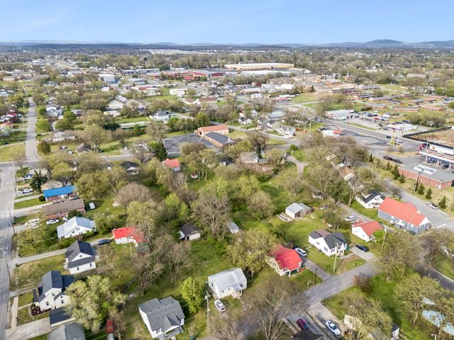 207 W Lester Ave, Lebanon, TN 37087