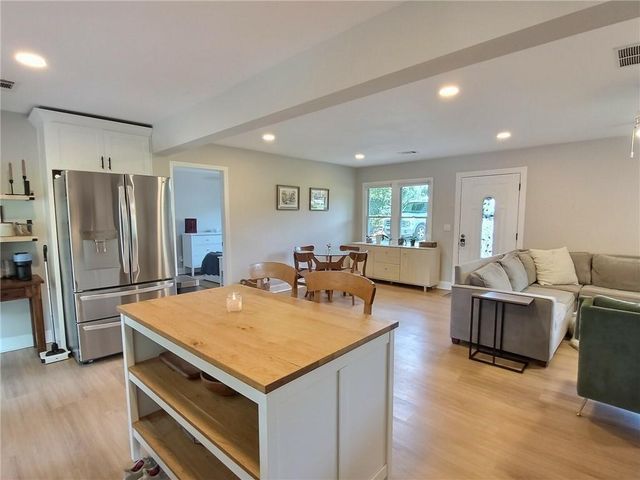 3296 Old Concord Road SE, Smyrna, GA 30082