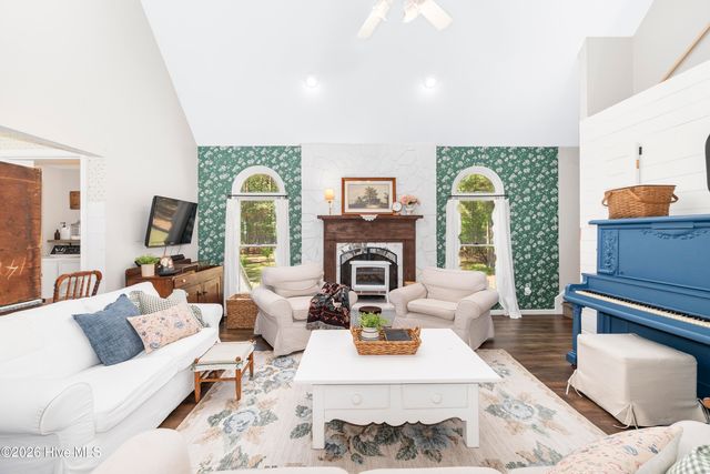 126 Narrow Shore Road, Aydlett, NC 27916