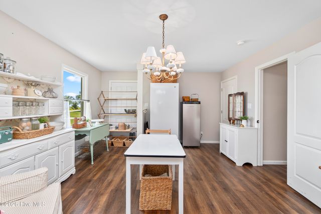 126 Narrow Shore Road, Aydlett, NC 27916