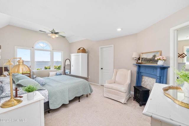 126 Narrow Shore Road, Aydlett, NC 27916