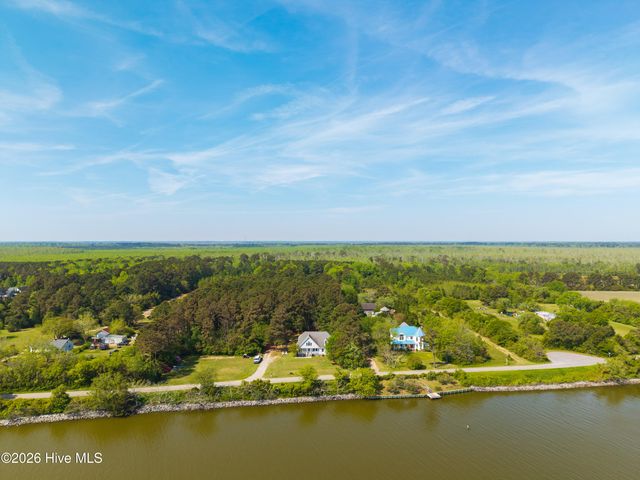 126 Narrow Shore Road, Aydlett, NC 27916