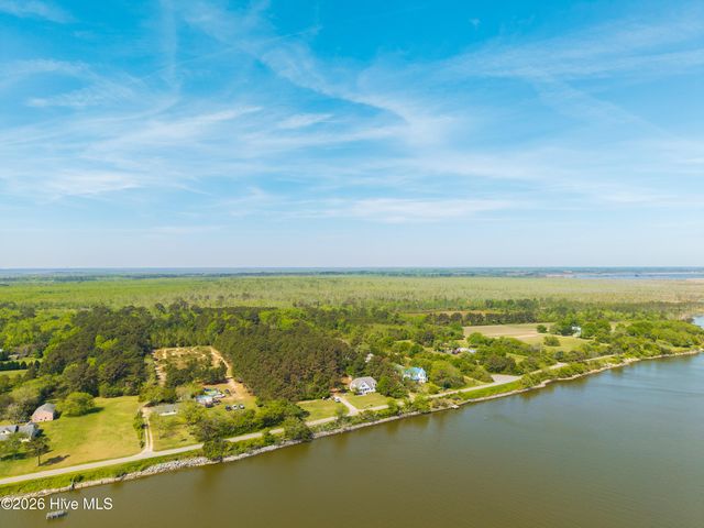 126 Narrow Shore Road, Aydlett, NC 27916
