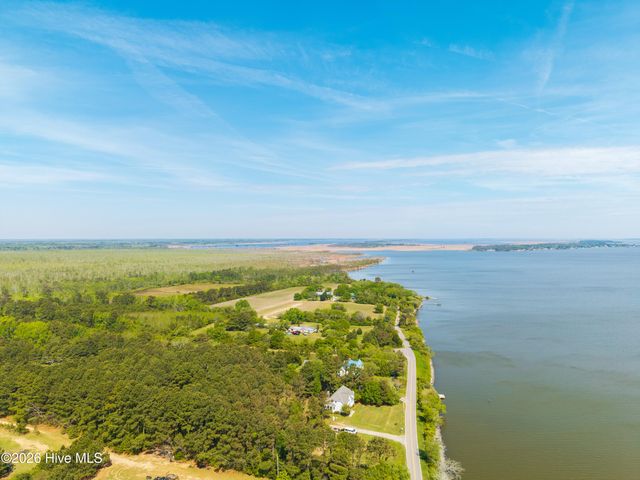 126 Narrow Shore Road, Aydlett, NC 27916