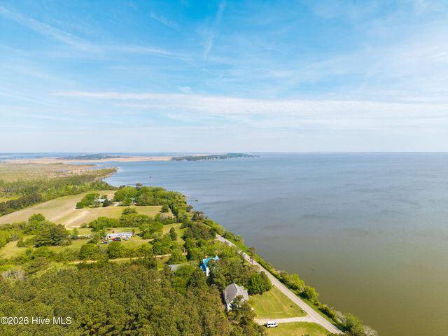 126 Narrow Shore Road, Aydlett, NC 27916