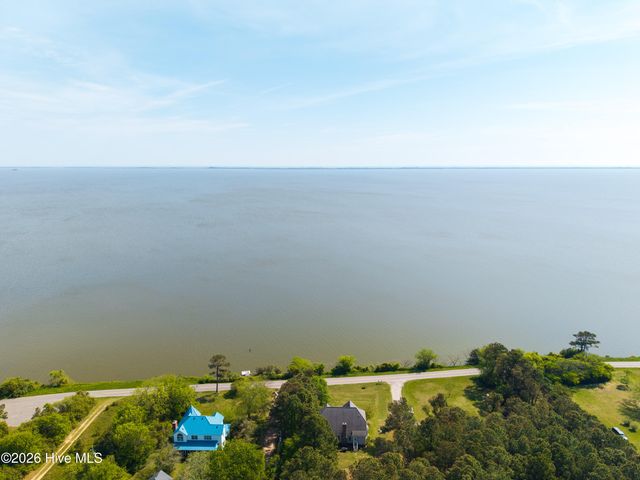 126 Narrow Shore Road, Aydlett, NC 27916