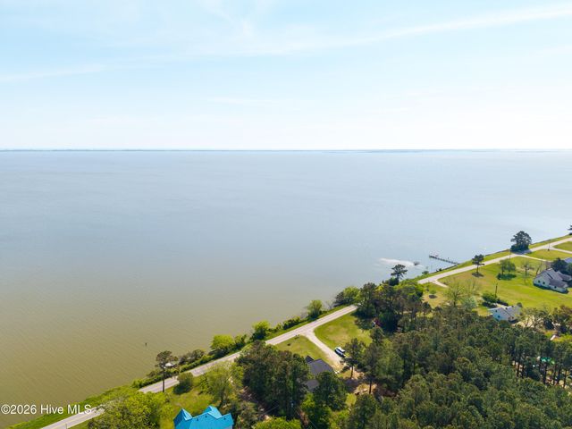 126 Narrow Shore Road, Aydlett, NC 27916