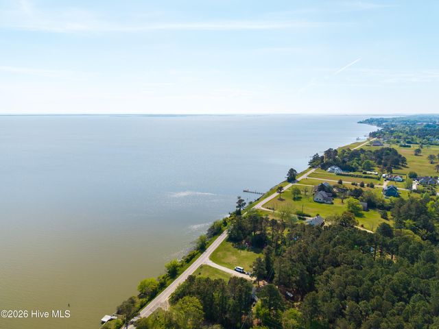 126 Narrow Shore Road, Aydlett, NC 27916