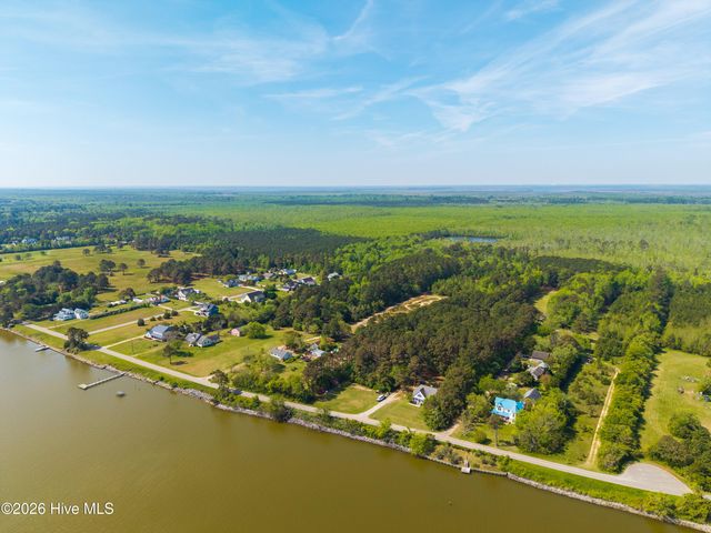 126 Narrow Shore Road, Aydlett, NC 27916