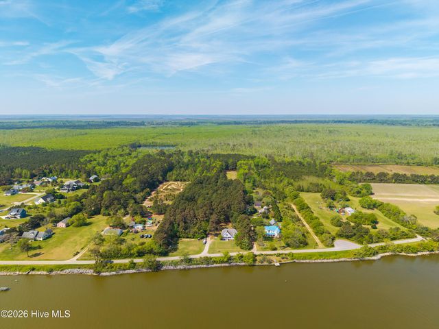 126 Narrow Shore Road, Aydlett, NC 27916