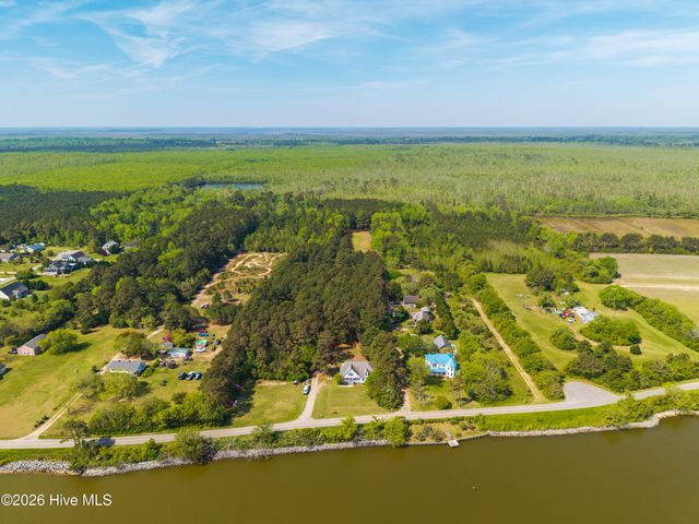 126 Narrow Shore Road, Aydlett, NC 27916