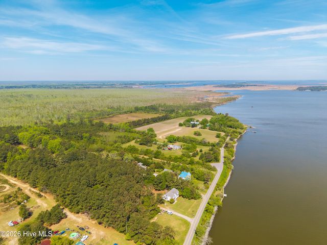 126 Narrow Shore Road, Aydlett, NC 27916