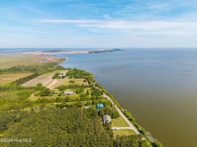126 Narrow Shore Road, Aydlett, NC 27916