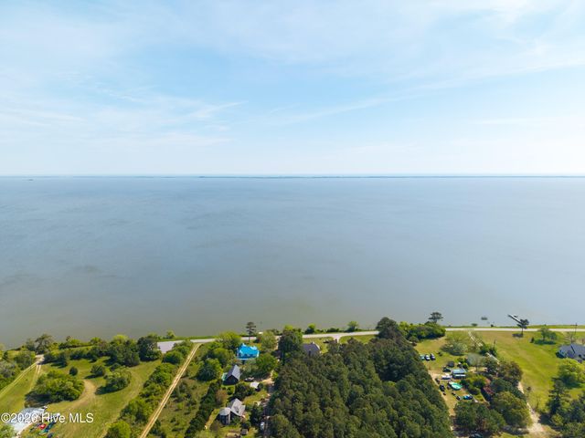 126 Narrow Shore Road, Aydlett, NC 27916