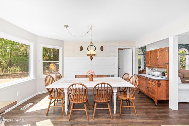 126 Narrow Shore Road, Aydlett, NC 27916
