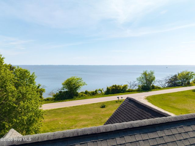 126 Narrow Shore Road, Aydlett, NC 27916