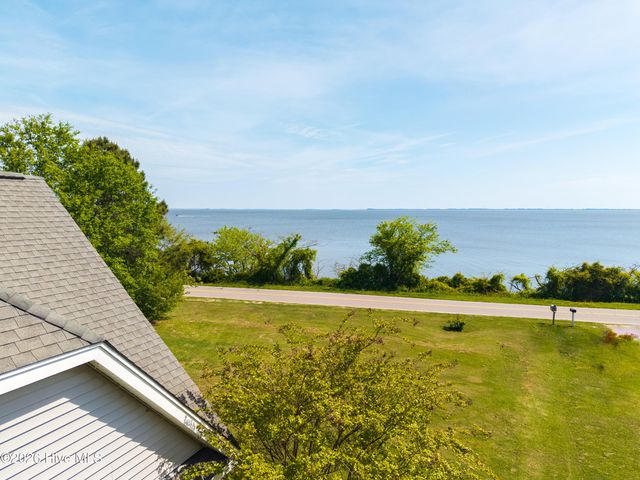 126 Narrow Shore Road, Aydlett, NC 27916
