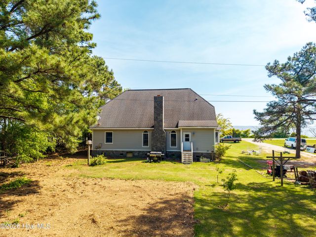 126 Narrow Shore Road, Aydlett, NC 27916