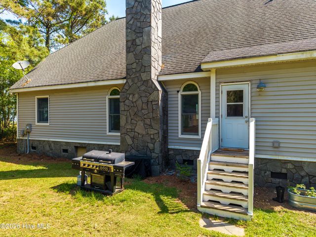 126 Narrow Shore Road, Aydlett, NC 27916