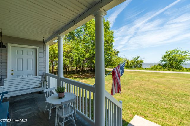 126 Narrow Shore Road, Aydlett, NC 27916