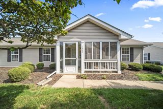 1222 Hillview Circle E, Newark, OH 43055