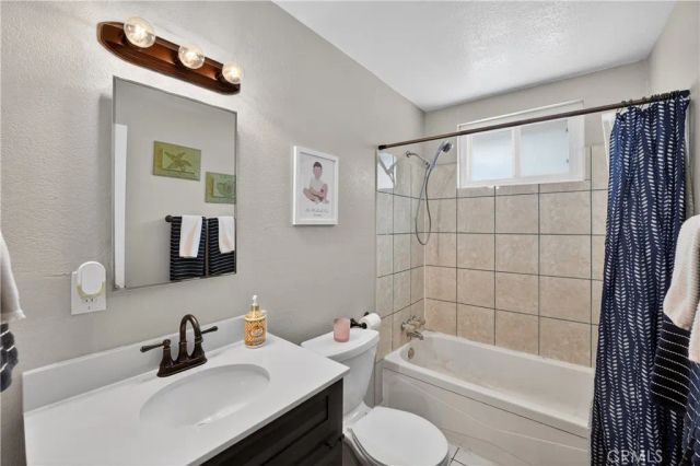 2239 Farringdon, Pomona, CA 91768