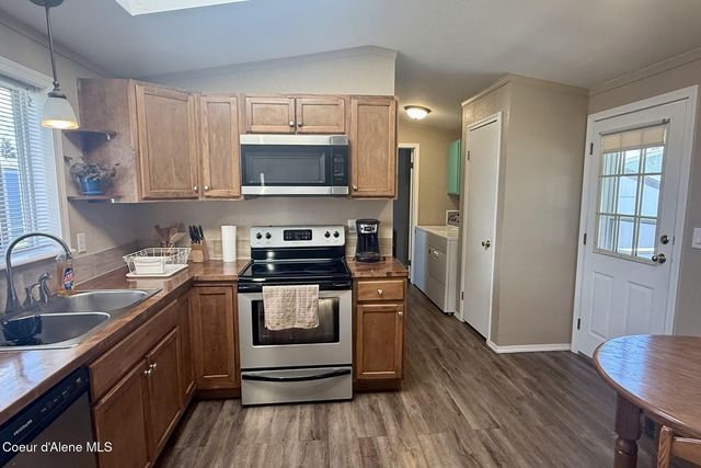 2064 W Windermere Ave, Coeur D'alene, ID 83815