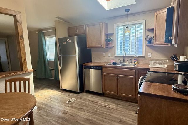 2064 W Windermere Ave, Coeur D'alene, ID 83815