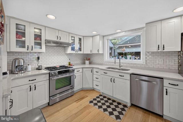 102 N DUKE ST, Shepherdstown, WV 25443