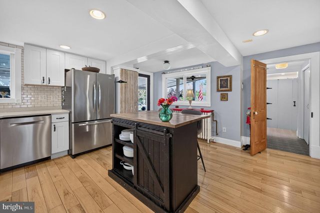 102 N DUKE ST, Shepherdstown, WV 25443