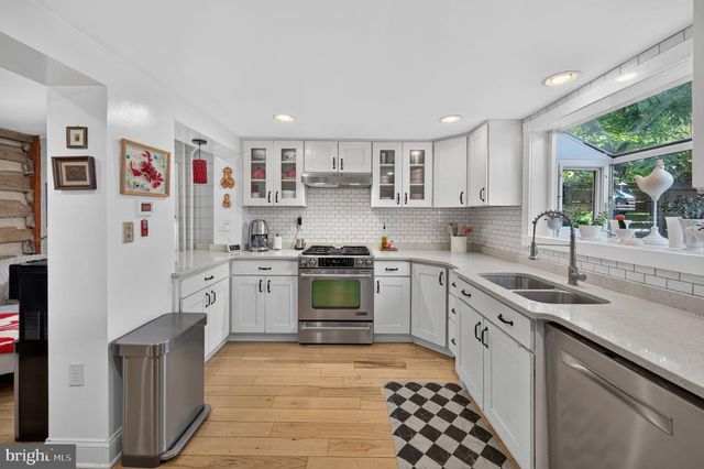 102 N DUKE ST, Shepherdstown, WV 25443