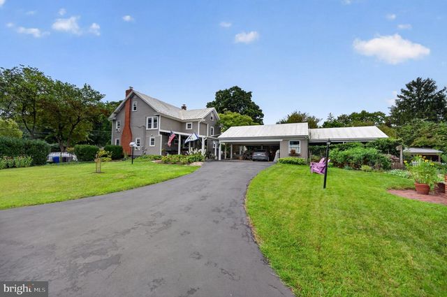 102 N DUKE ST, Shepherdstown, WV 25443