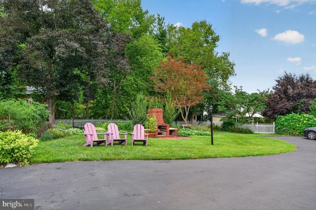 102 N DUKE ST, Shepherdstown, WV 25443
