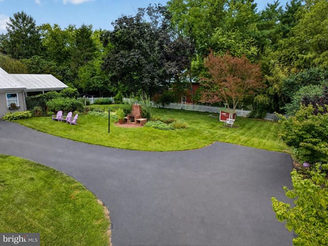 102 N DUKE ST, Shepherdstown, WV 25443