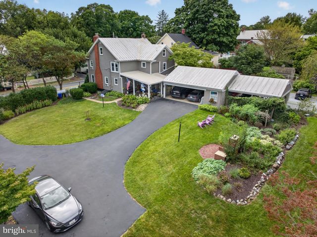 102 N DUKE ST, Shepherdstown, WV 25443