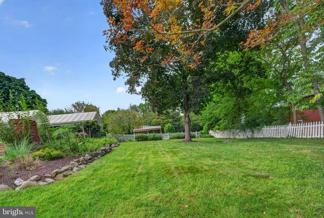 102 N DUKE ST, Shepherdstown, WV 25443