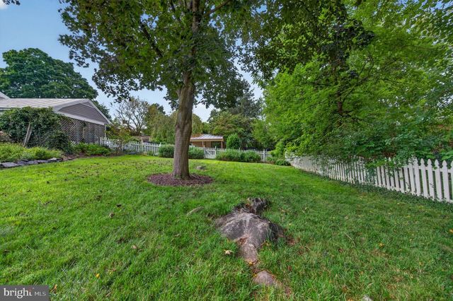 102 N DUKE ST, Shepherdstown, WV 25443