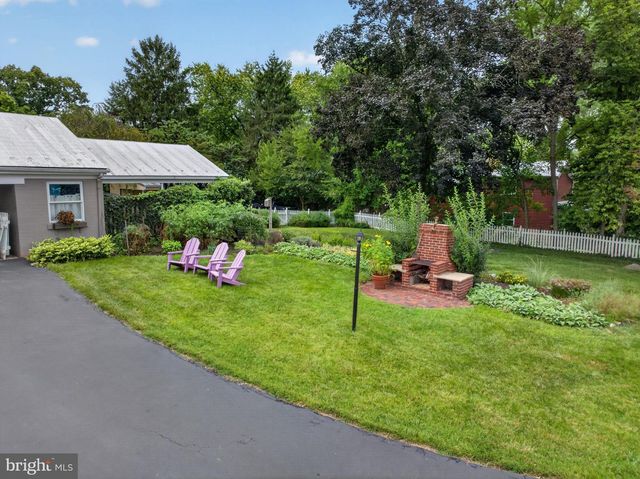 102 N DUKE ST, Shepherdstown, WV 25443